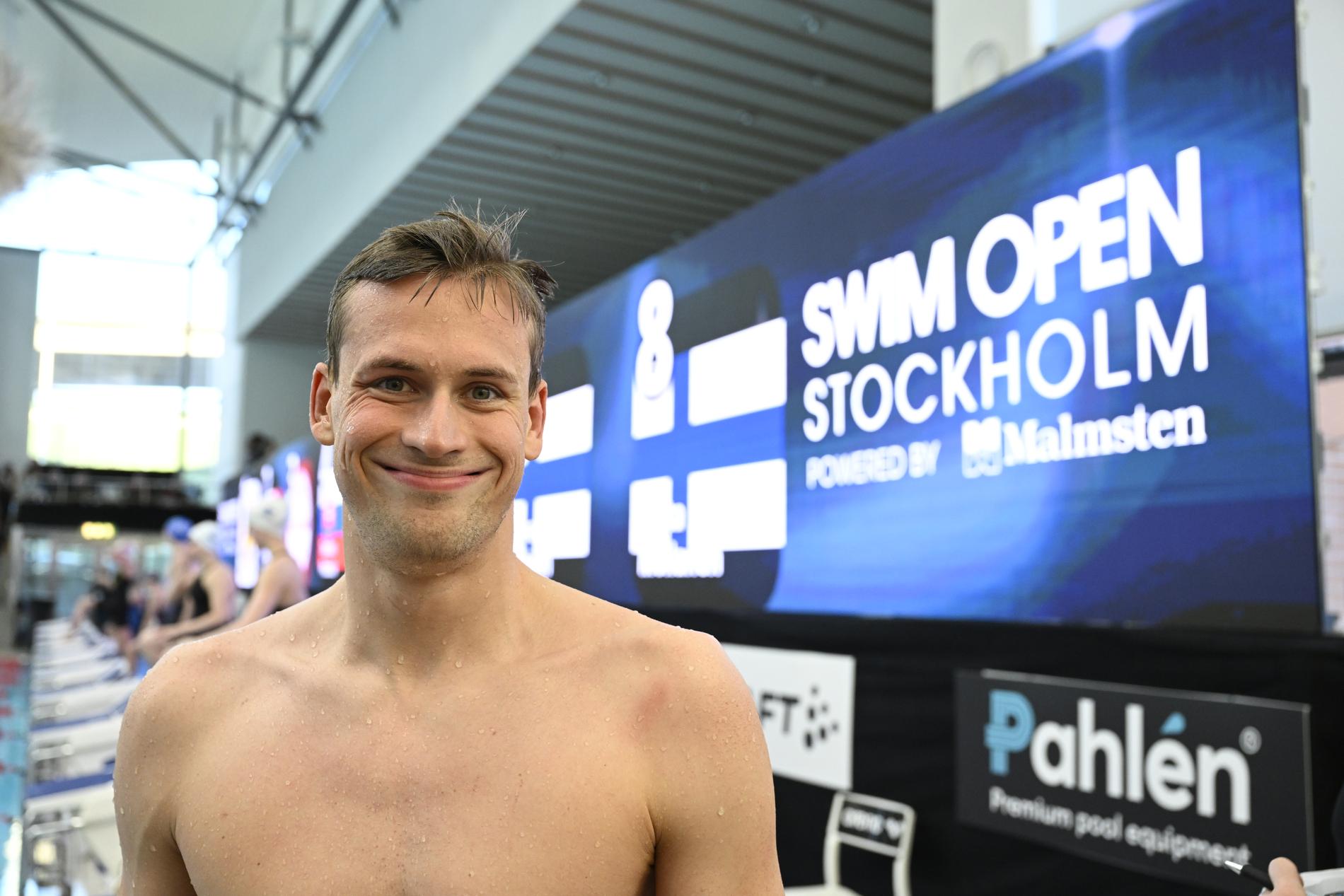 Ukrainske simstjärnan Mychajlo Romantjuk är kritisk mot sin regerings beslut att stoppa sina idrottare från tävlingar där ryssar och belarusier deltar.