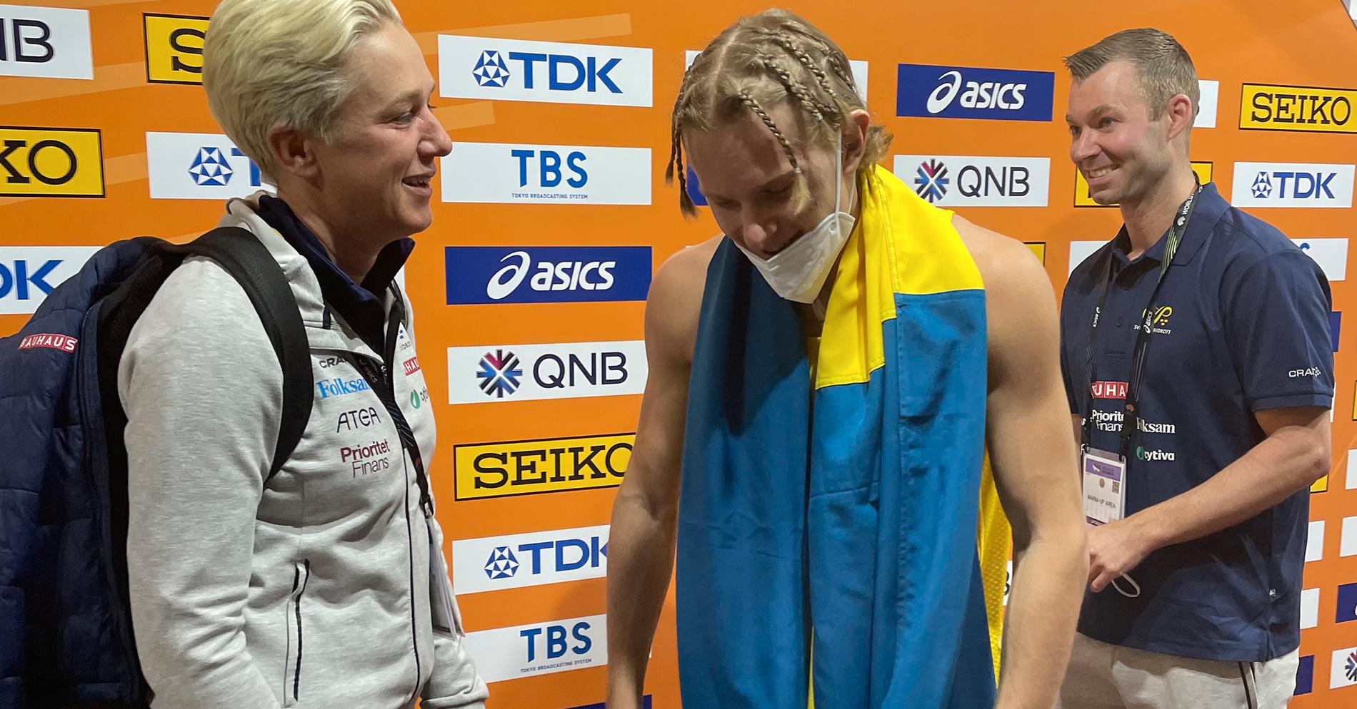 Förbundskaptenen Kajsa Bergqvist var rörd när hon träffade Bengtström efter loppet.