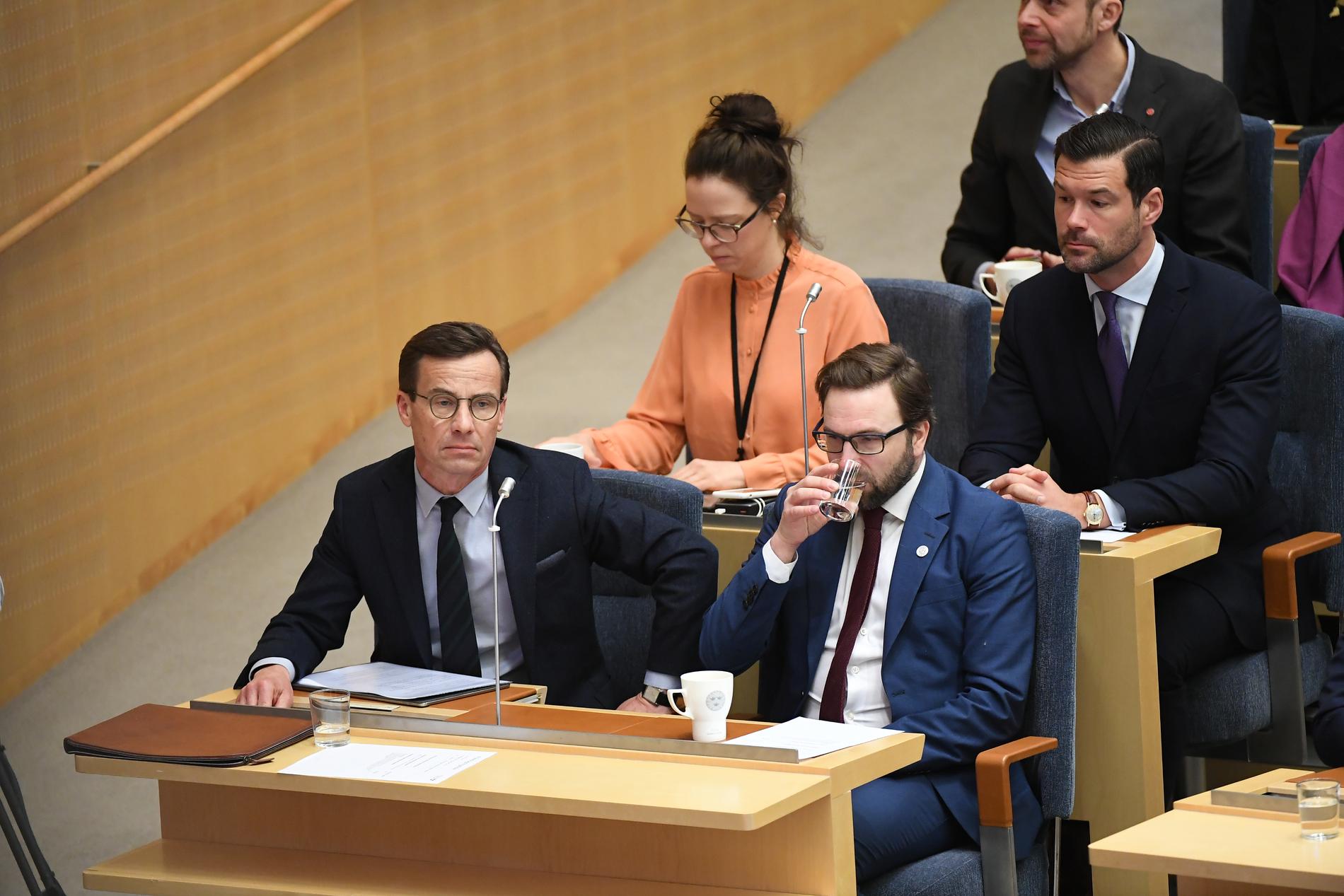 Ulf Kristersson på plats för statsministeromröstning i Riksdagen.
