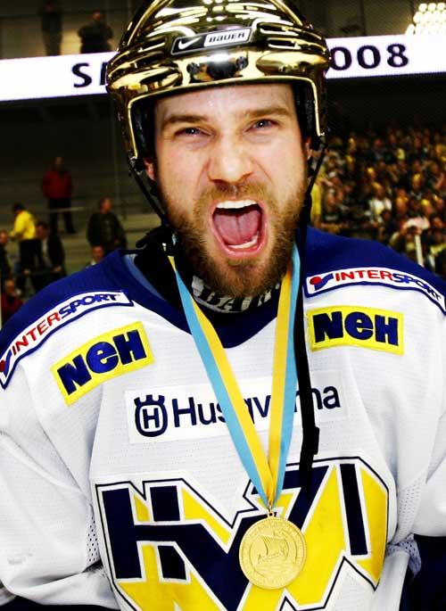 I våras vann Eric Johgansson SM-guld med HV71. Nu väntar nya utmaningar med Leksand.