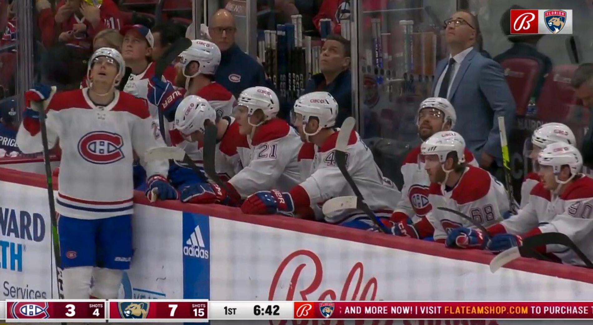 Smått chockade spelare i Montreal under den första perioden.