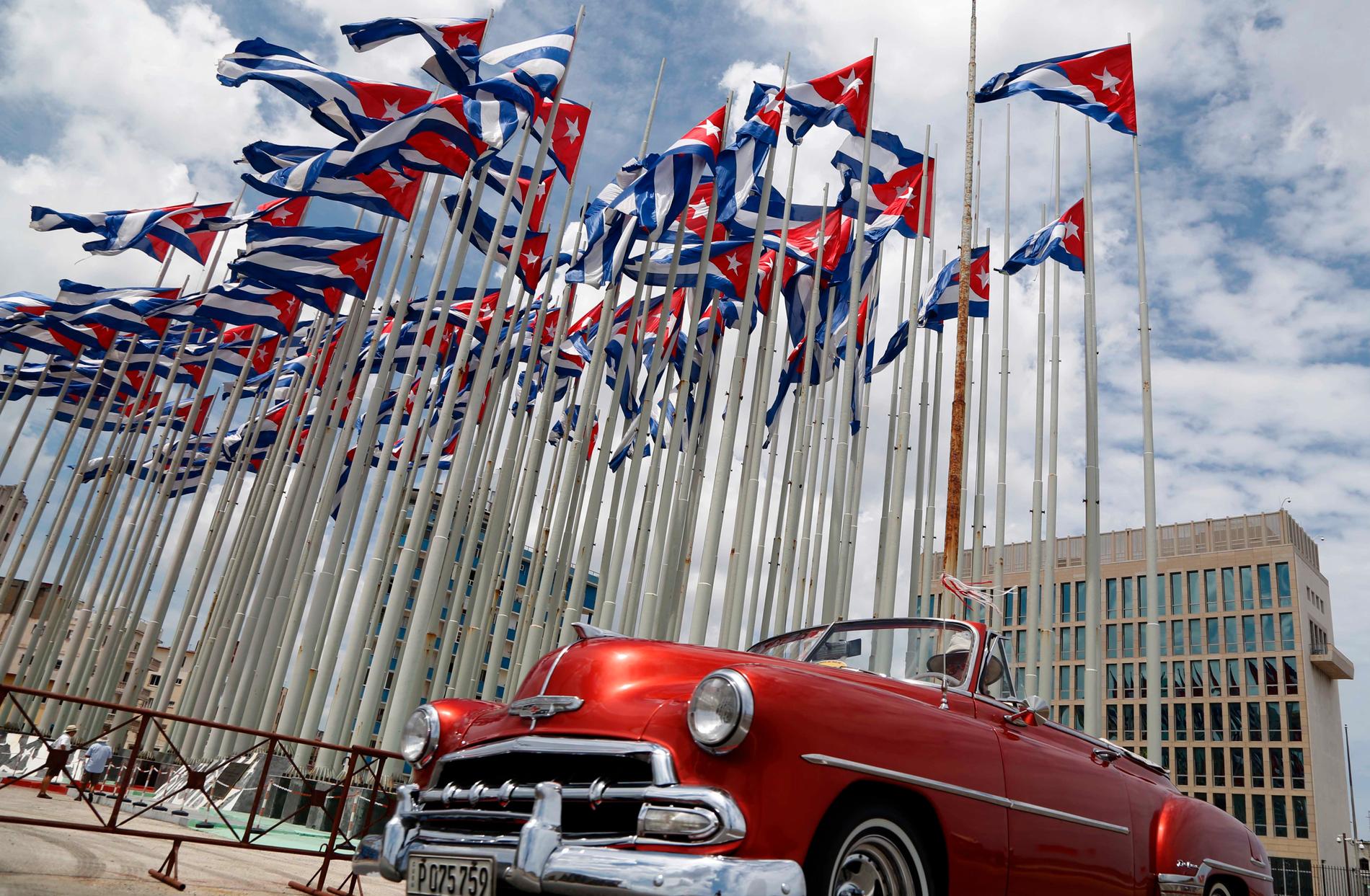 Även de klassiska amerikanarna i Havanna kan bli stillastående i oljebristen. Arkivbild.