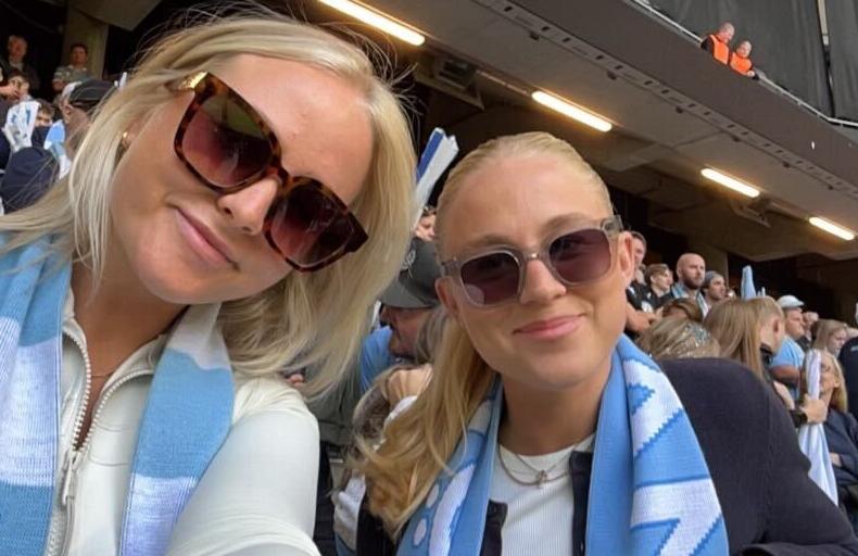 Nova och Frida är fast i Paris, bild från en MFF-match