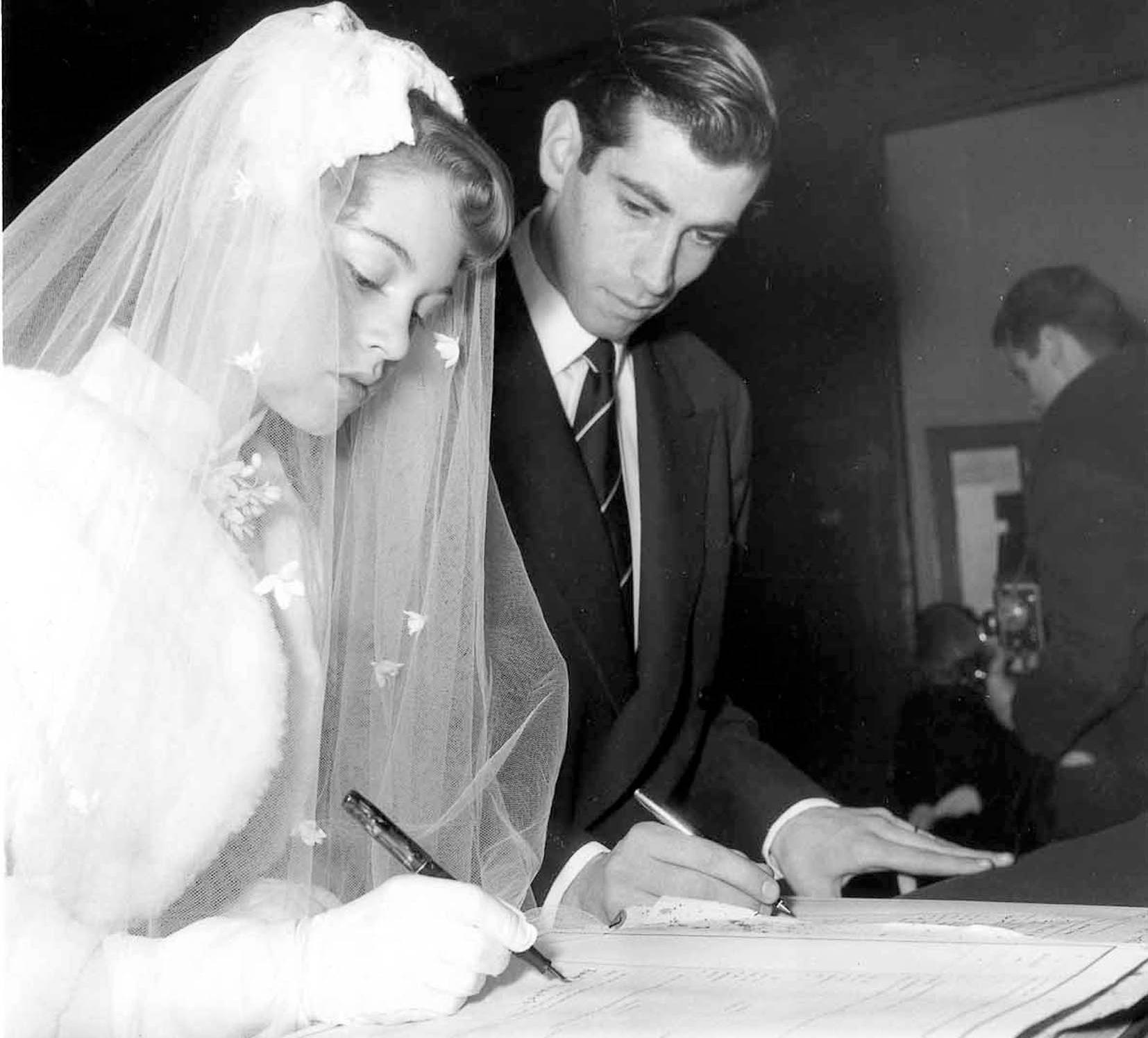 Brigitte Bardot gifter sig med Roger Vadim 1952.