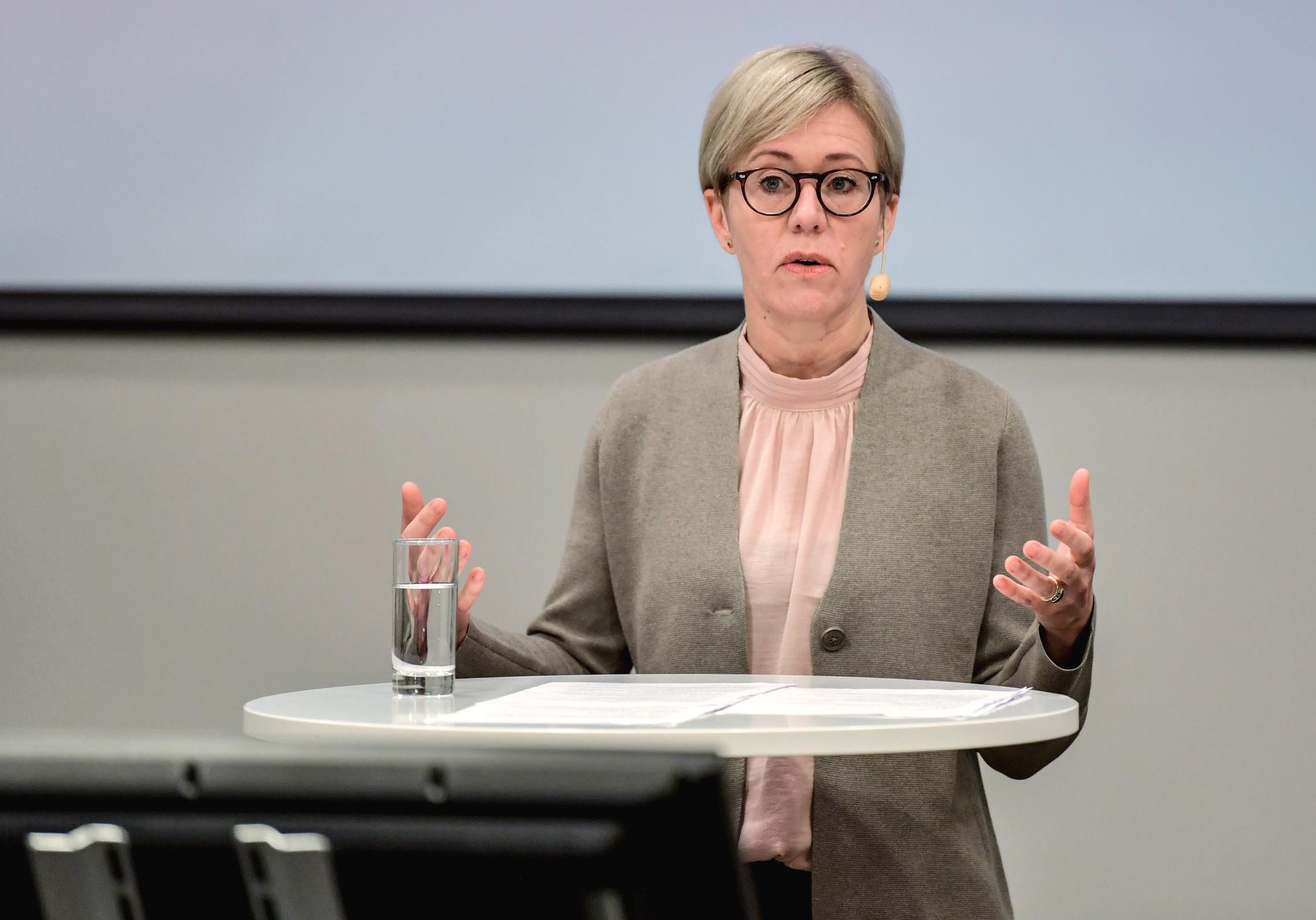 Sofia Wallström, generaldirektör på Ivo, under en pressträff.