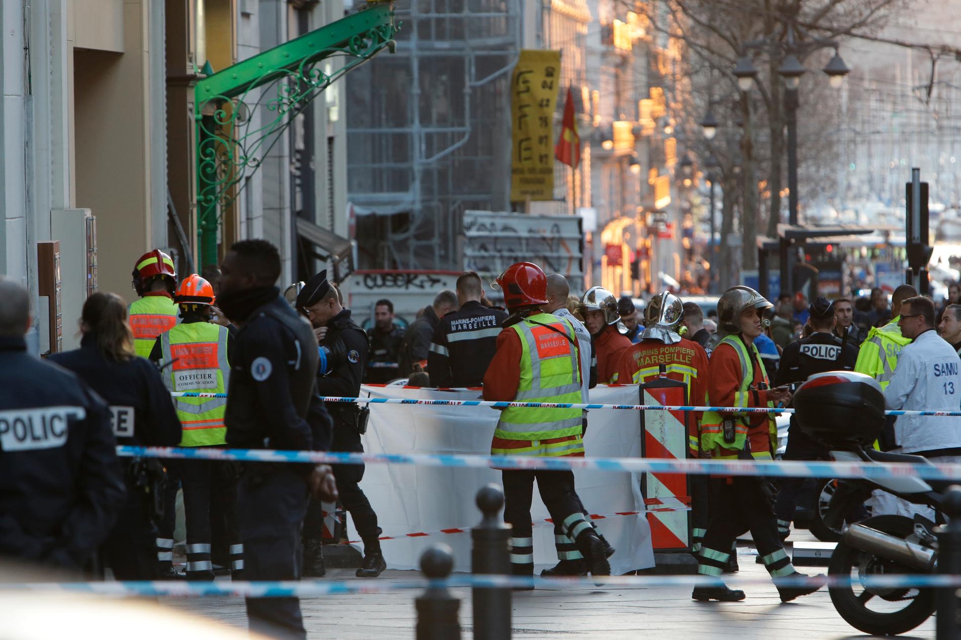 Gärningsmannen attackerade fyra människor på en gata i Marseille.