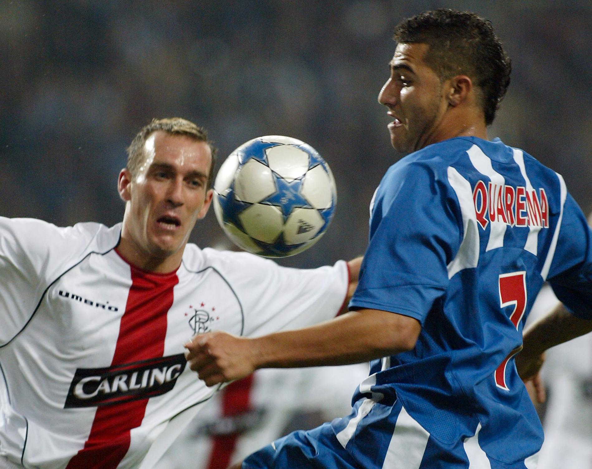 Fernando Ricksen (till vänster) och Ricardo Quaresma under CL-mötet mellan Rangers och Porto 2005.