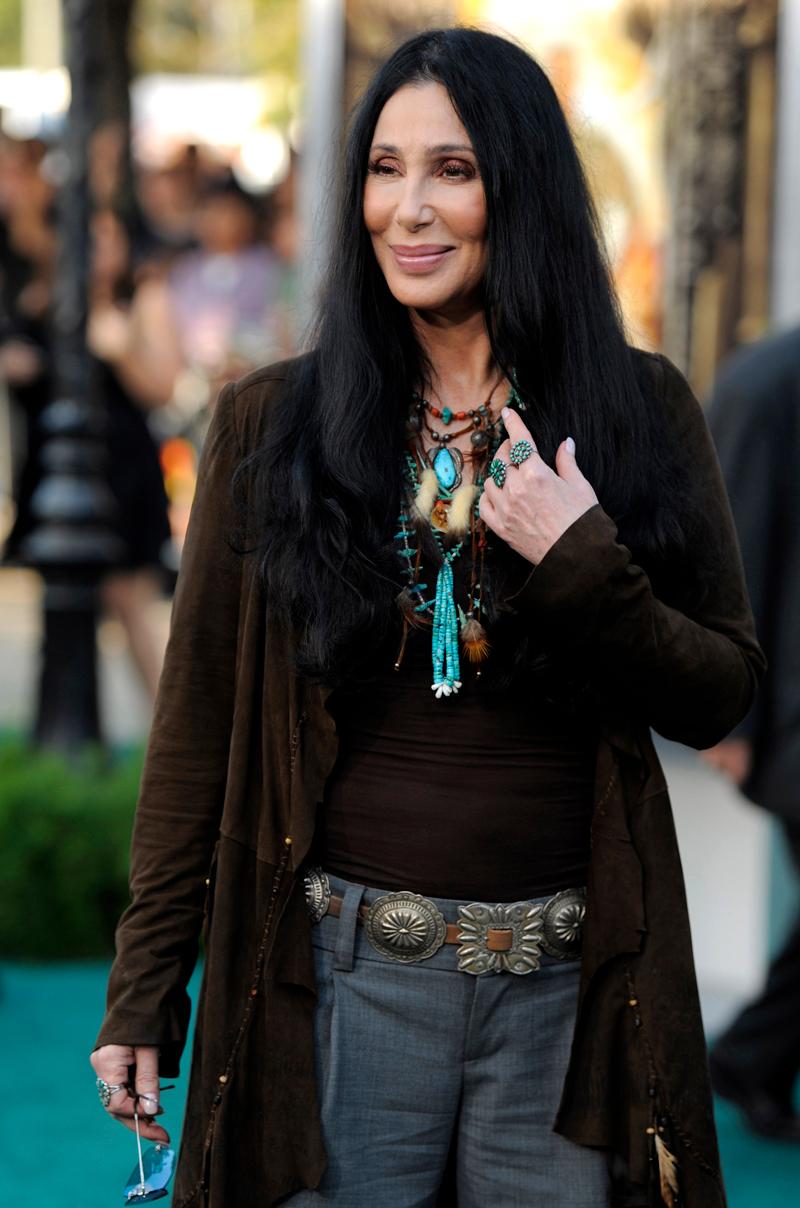 Cher avslöjar intima detaljer om männen i hennes liv.