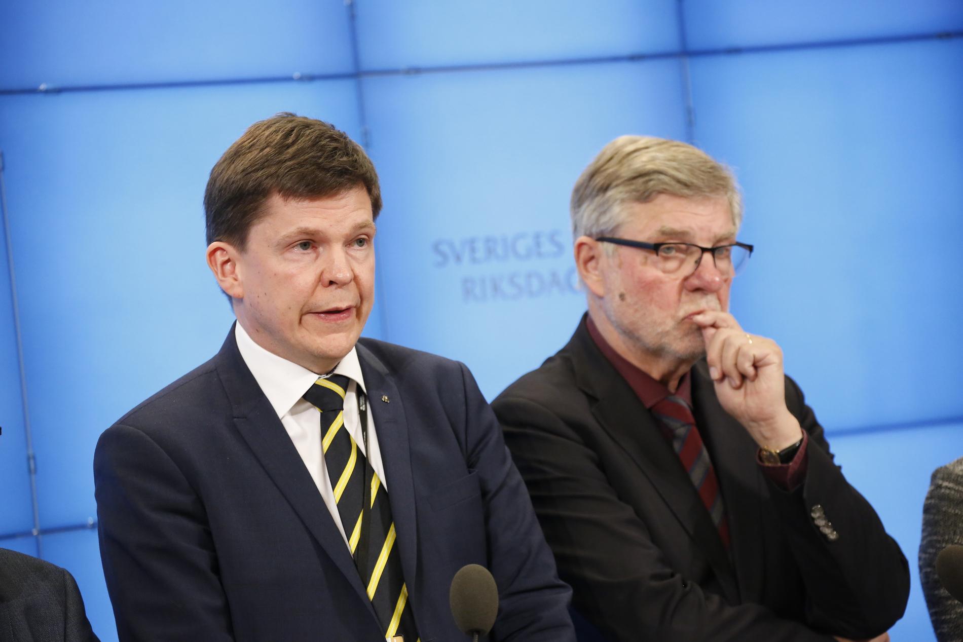 Konstitutionsutskottet (KU) och dess ordförande Andreas Norlén (M) och vice ordförande Björn von Sydow (S) ska försöka reda ut hur regeringen hanterade it-skandalen på Transportstyrelsen. Arkivbild.