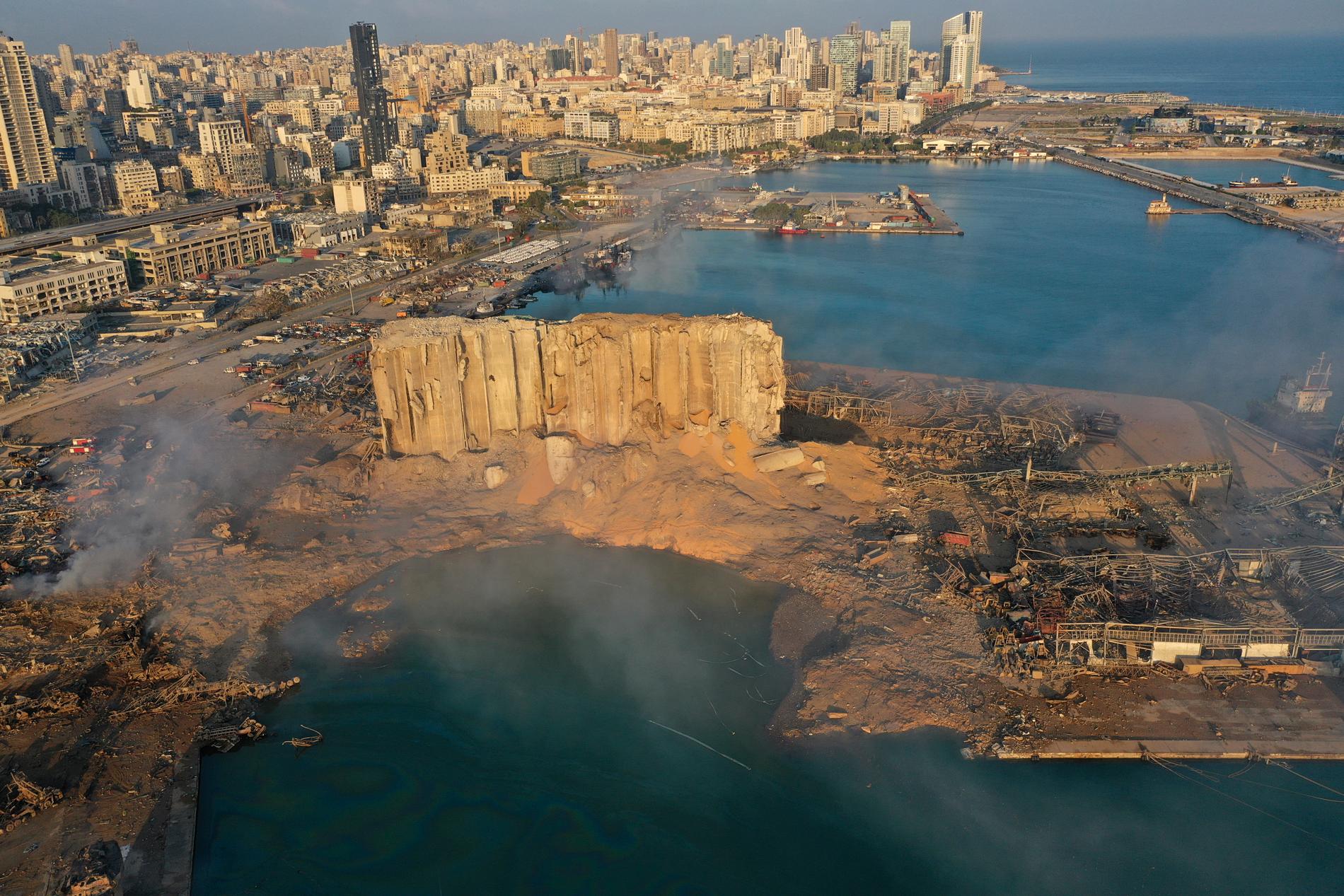 Ruinerna efter hamnen i Beirut