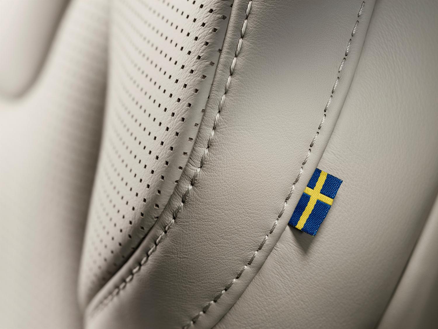Volvo XC90 En liten påminnelse om att det är svenskt sitter insydd i sätena på bilen.