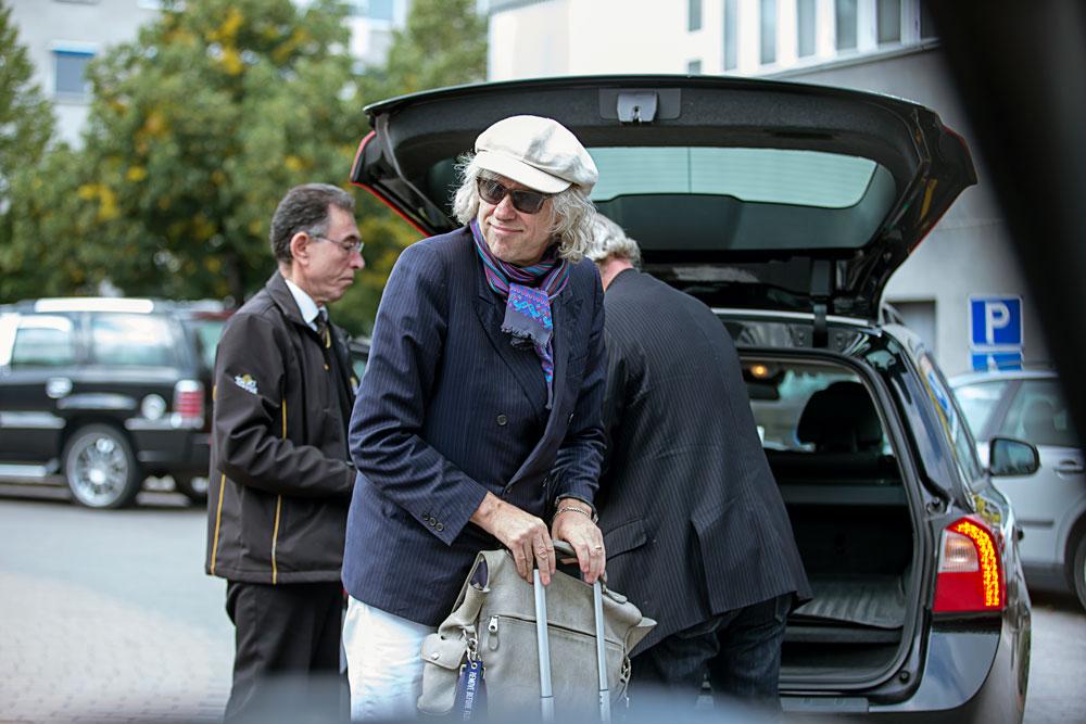 Bob Geldof på väg till ”Skavlan”. Foto: Magnus Sandberg.