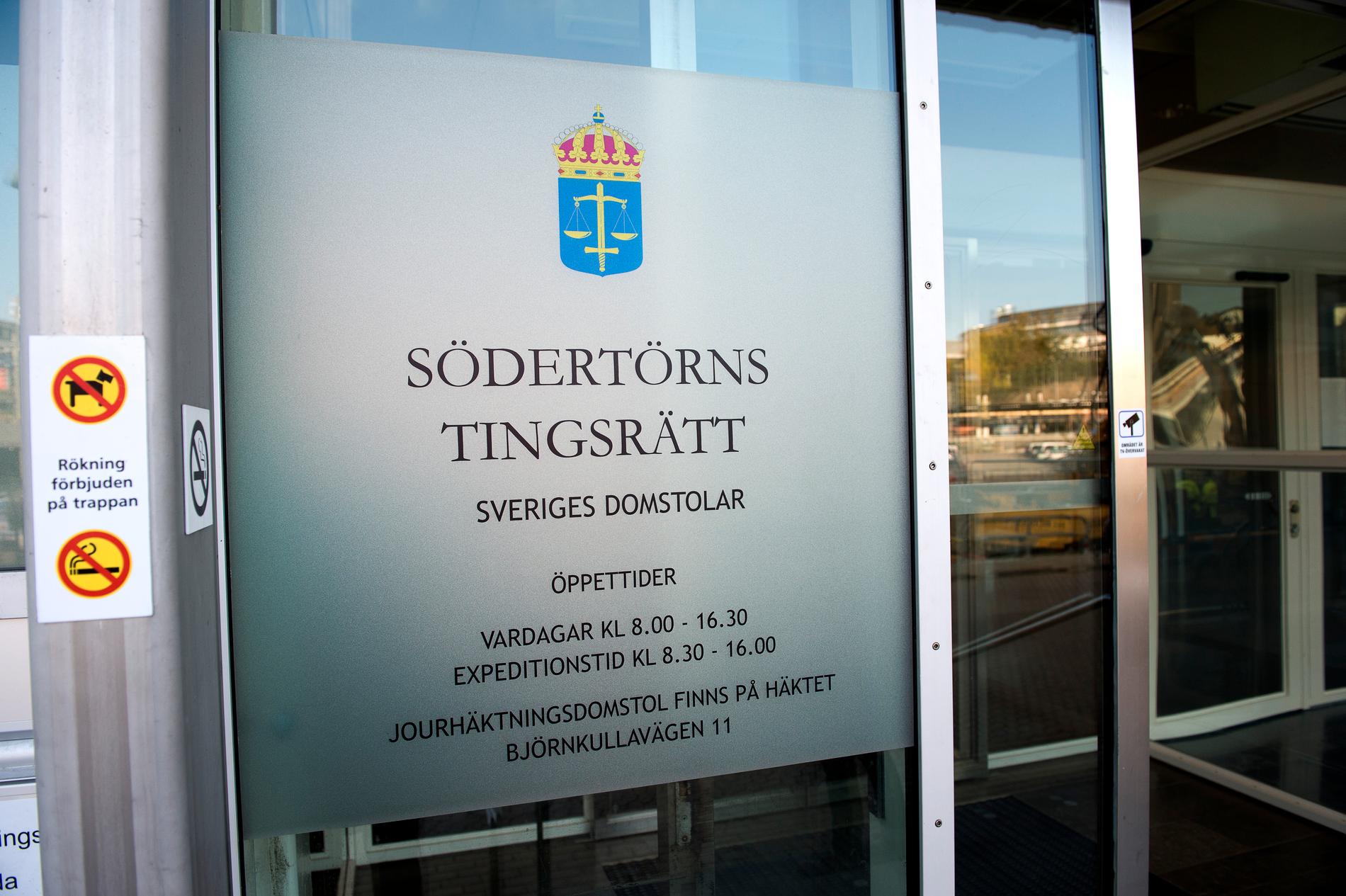 En 31-årig man har häktats av Södertörns tingsrätt efter polisens tillslag mot mc-gänget Bandidos i Stockholmsområdet tidigare i veckan. Arkivbild.