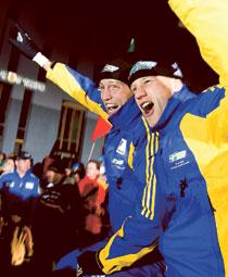 GULDLADDNING Björn Ferry och Carl Johan Bergman ingick i laget som tog guld i den mixade stafetten i VM 2007. Nu börjar uppladdningen inför skidskytte-VM i Sydkorea – genom att ställa om dygnet.