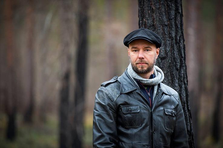 Sven Olov Karlsson är författare och skogsägare. I ”Brandvakten” skildrar han skogsbranden i Västmanland 2014, där bland annat hans egen skog förstördes.