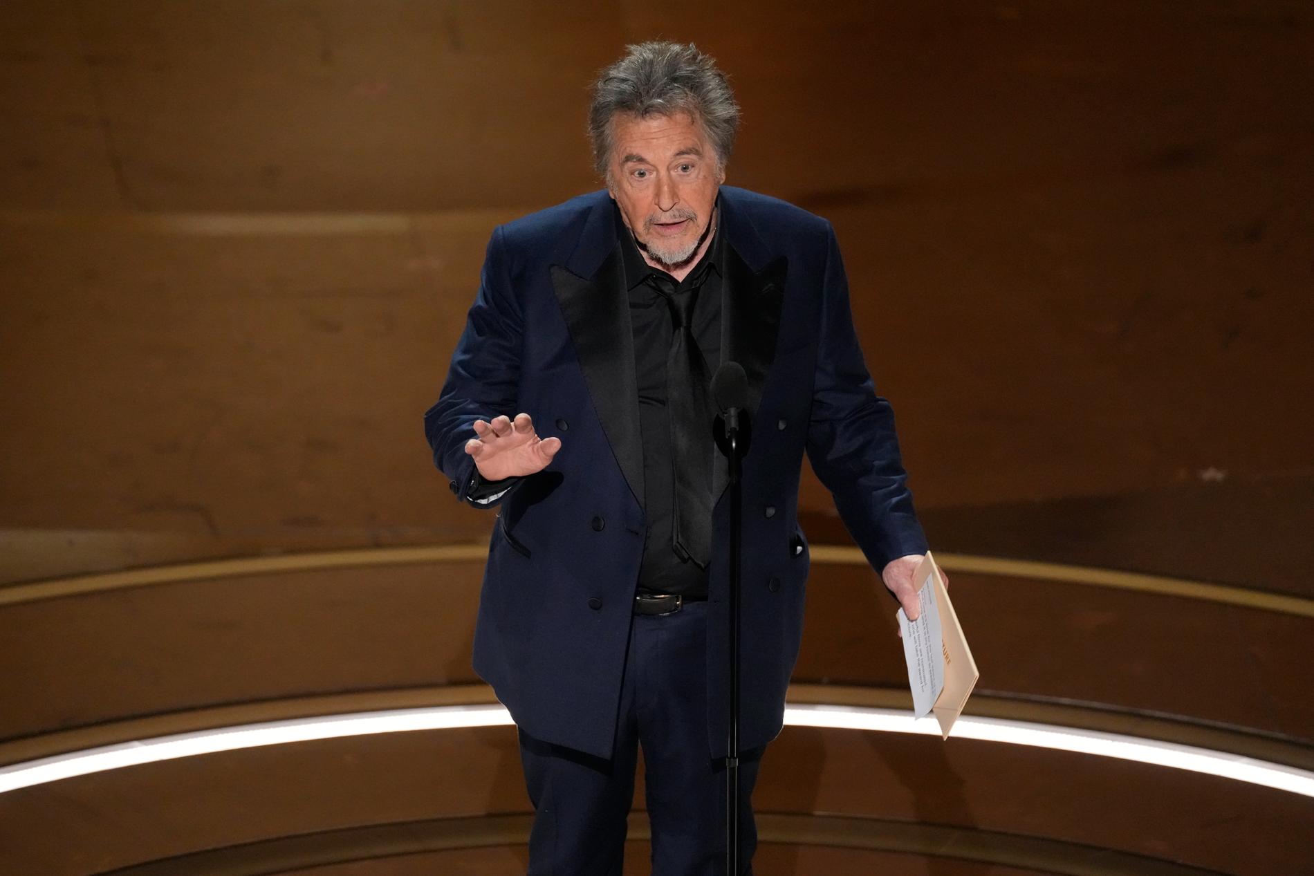 Al Pacino delade ut pris till bästa film på Oscarsgalan 2024.