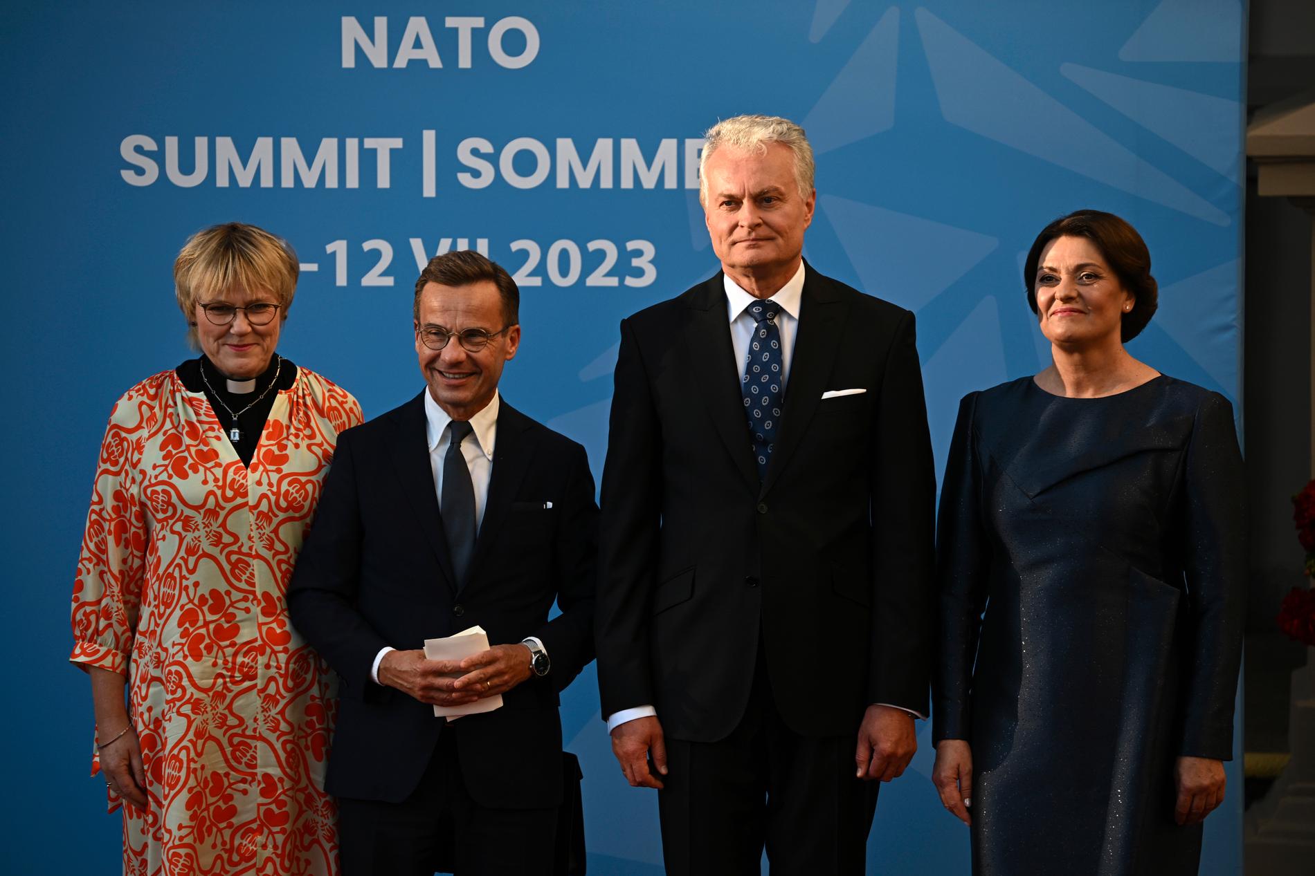 Makarna Birgitta Ed och Ulf Kristersson tillsammans med Litauens president Gitanas Nauseda och hans fru Diana Nausediene.