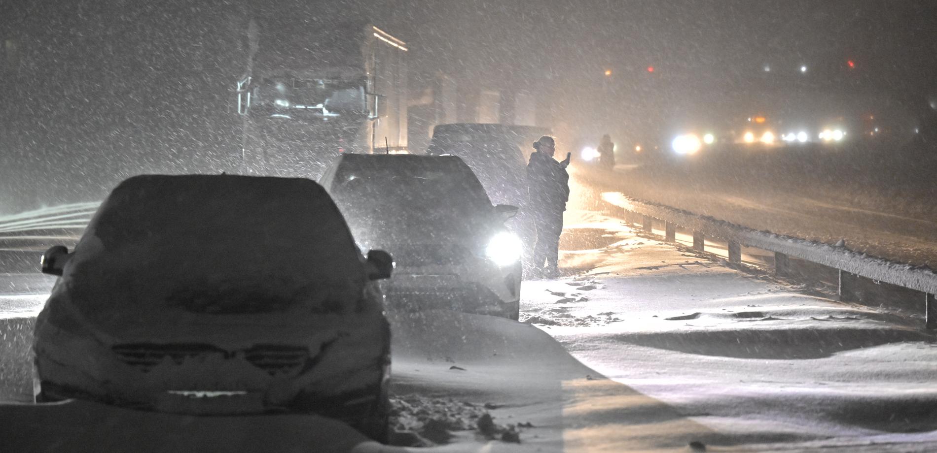 Tusen bilar fastnade i snöovädret på E22:an mellan Hörby och Kristianstad i början av januari.