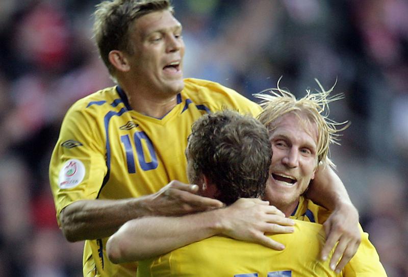 Vinnare Sverige är vid seger mot Danmark i princip klart för EM. Då får Villa, Jörgensen och Healy slåss om andraplatsen i gruppen.