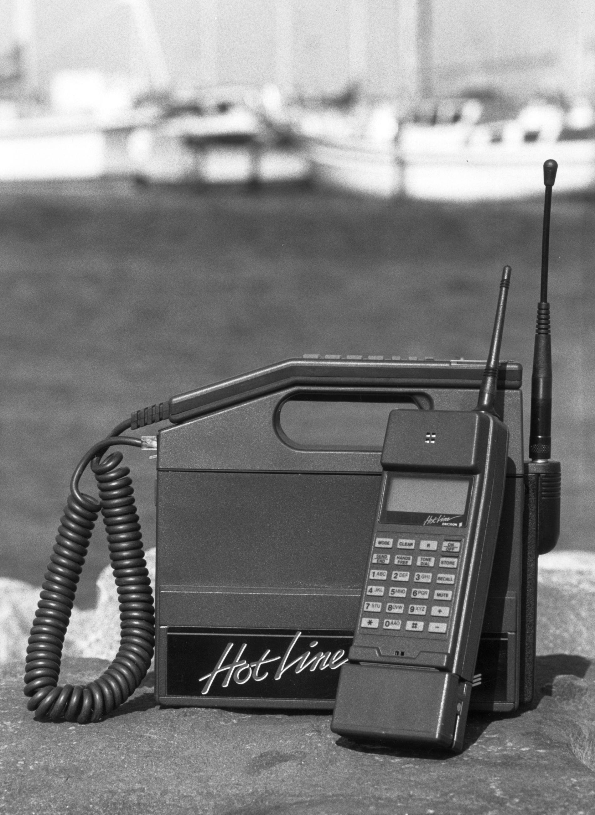 Ericsson Hotline kom 1989 och vägde runt fyra kilo.