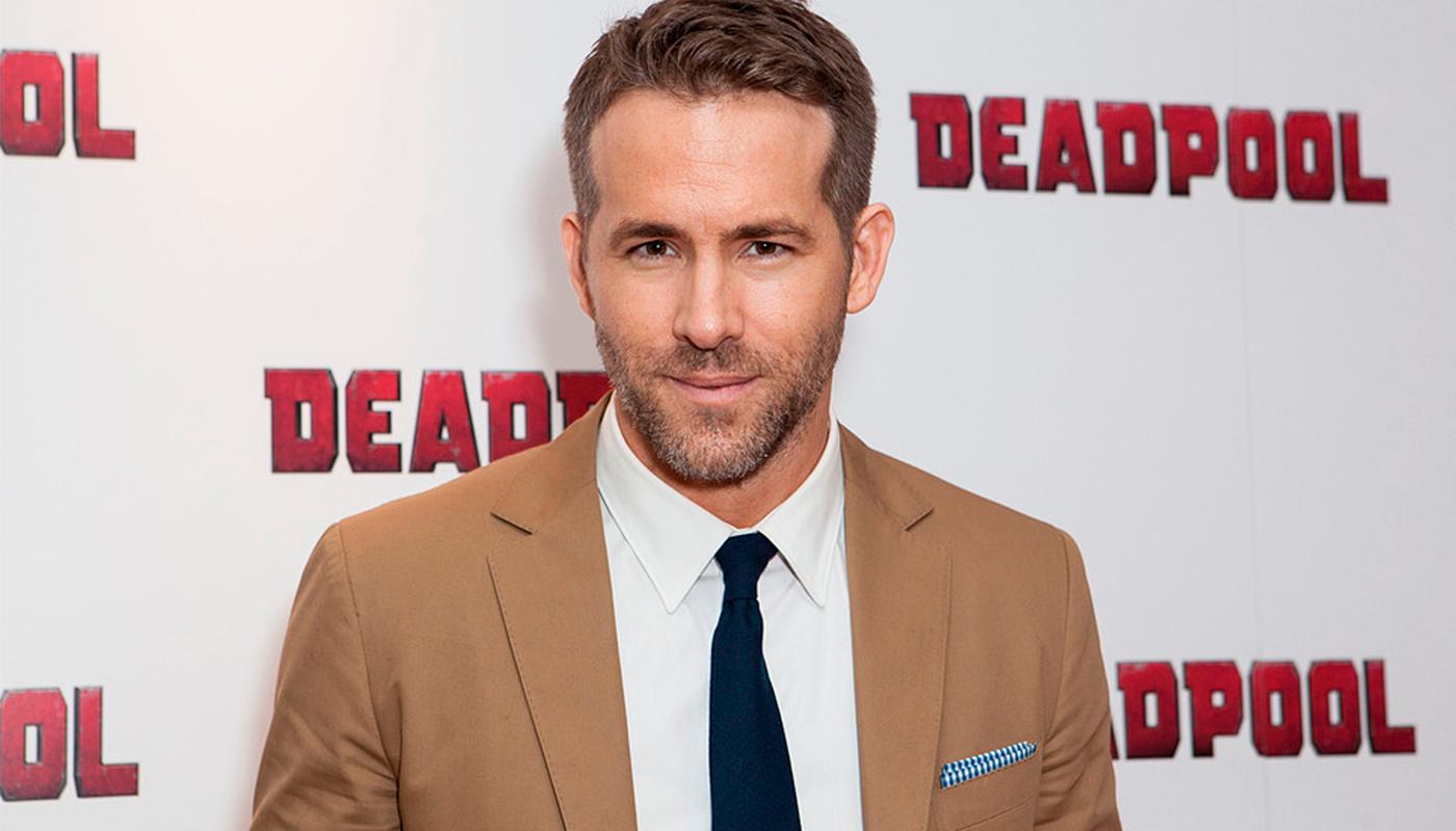 Ryan Reynolds spelar huvudrollen i "Deadpool".