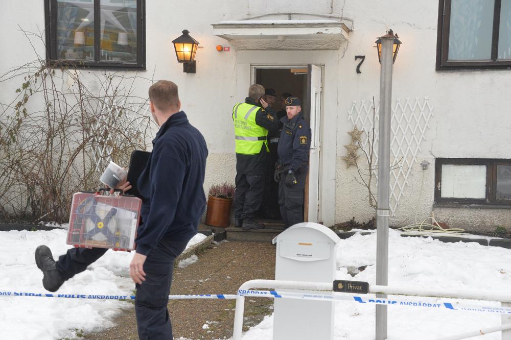 HVB-hemmet i Mölndal spärrades av efter knivdådet.
