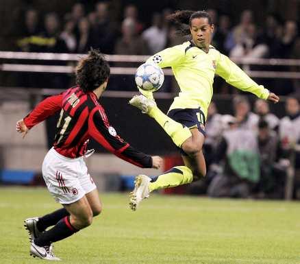 Flyger fram Ronaldinhos geniala spel fällde Milan.