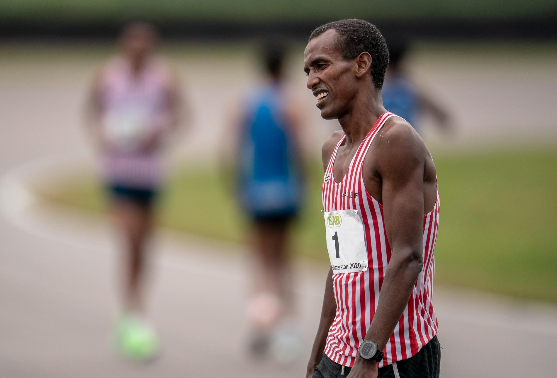 Mustafa "Musse" Mohamed kom på tredje plats i herrarnas SM i halvmaraton på Anderstorp motorbana tidigare i somras.