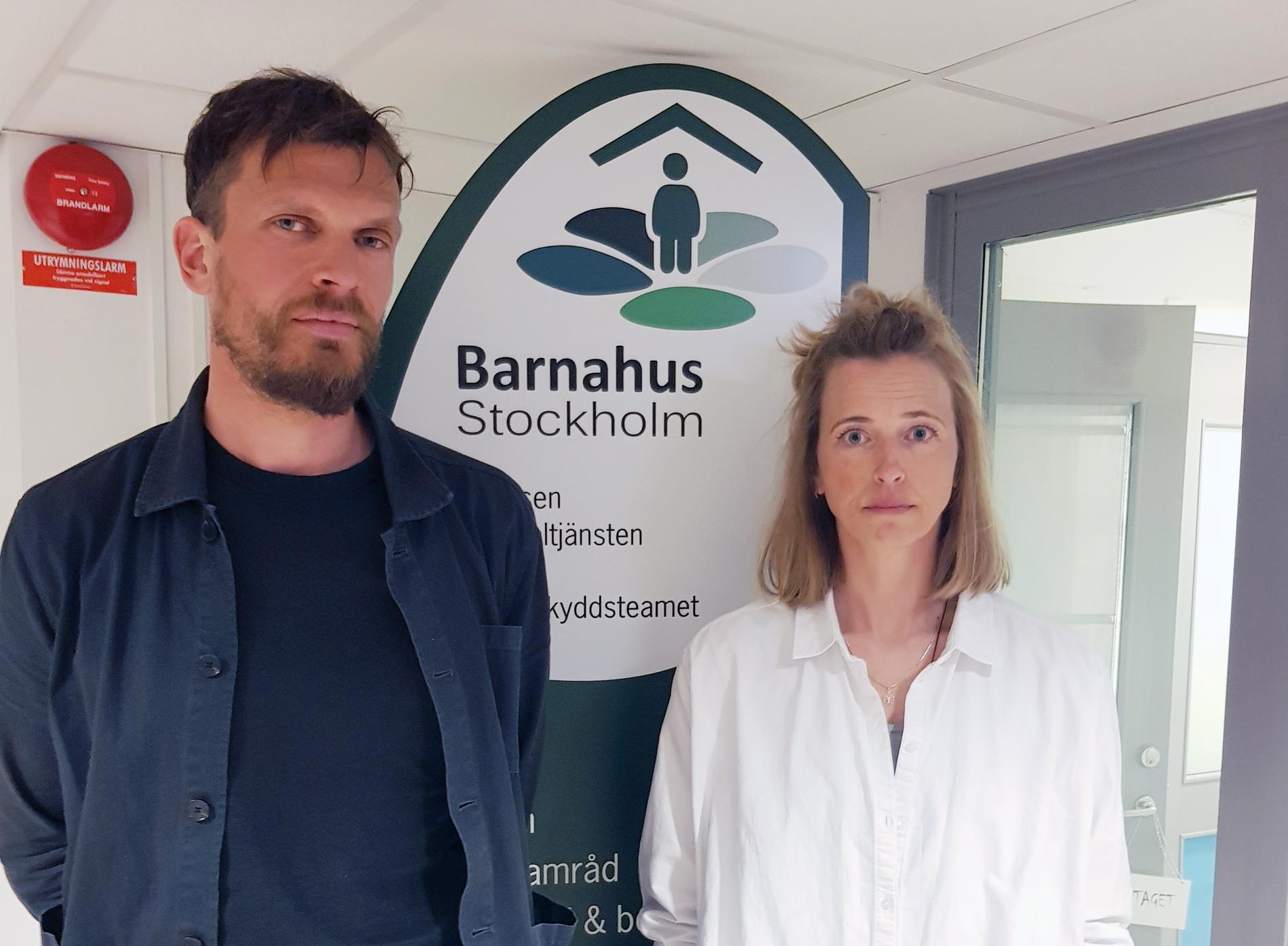 Poliserna Rickard Johansson och Mia Carlén, vid Barnahus Stockholm, som kunde kartlägga den misstänkte sektledarens särpräglade tillvägagångssätt.  