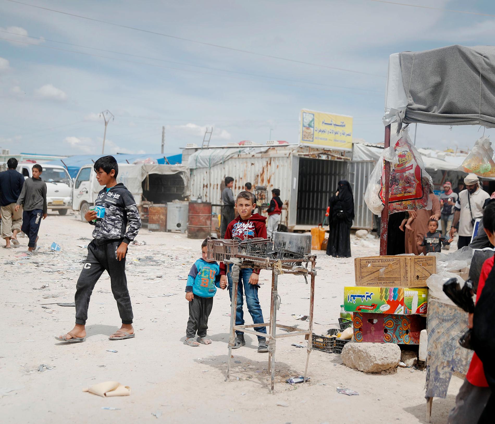 Omkring 60 barn med rötter i Sverige befinner sig just nu i Syrien. 