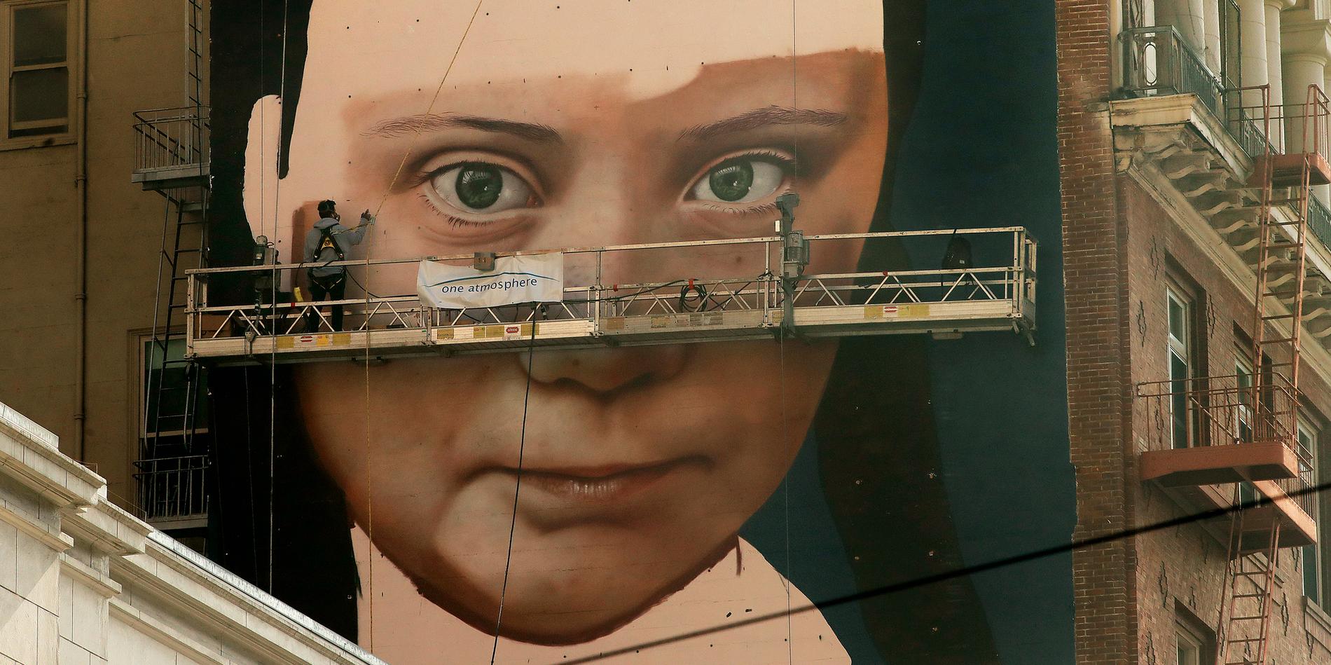 Väggmålning av Greta Thunberg i San Fransisco.