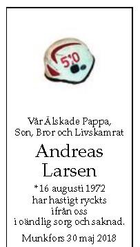 Andreas Larsens skyddshjälm prydde dödsannonsen.