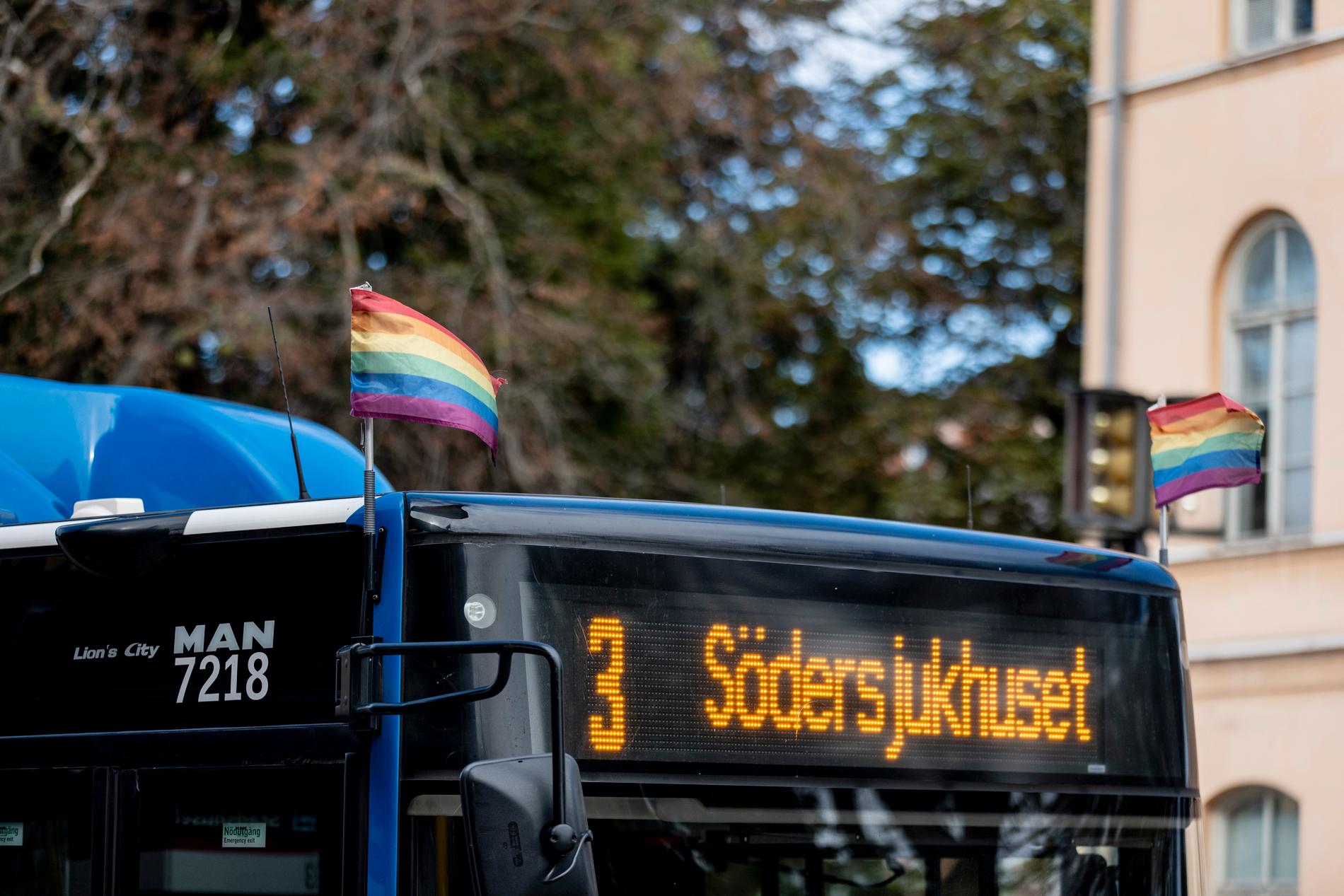 Flera busslinjer i Stockholm påverkas under prideparaden. 