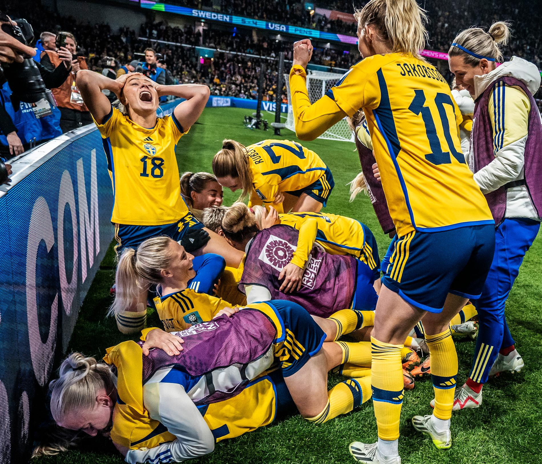 Svenskt jubel efter åttondelsfinalen mot USA.