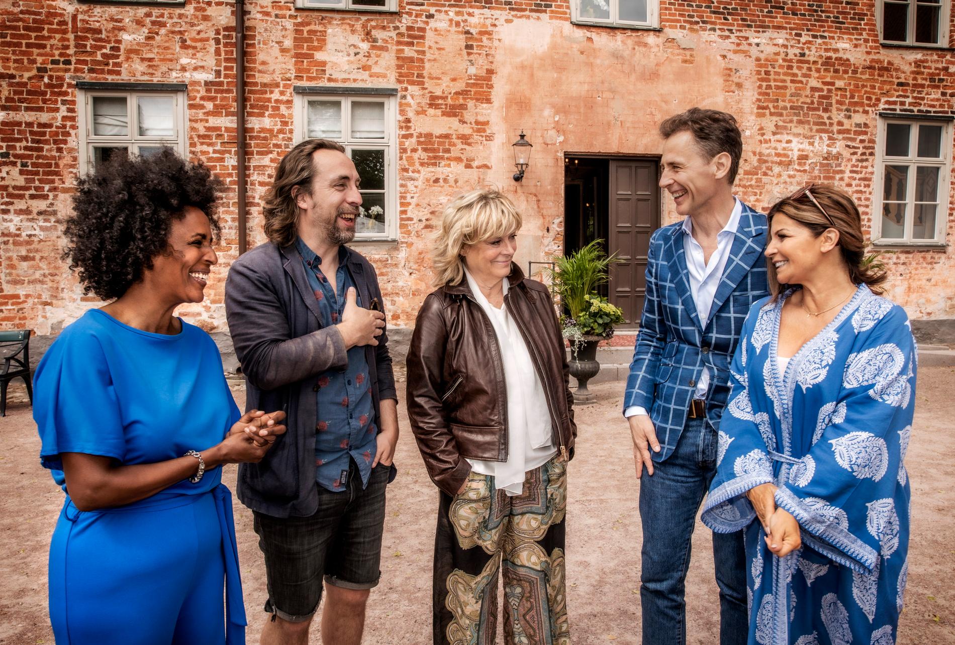 Marika Carlsson, Per Andersson, Grynet Molvig, David Lagercrantz och Carola Häggkvist är årets deltagare i "Stjärnorna på slottet".